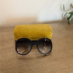 Gucci Oversized Black Women's Sunglasses with original Case